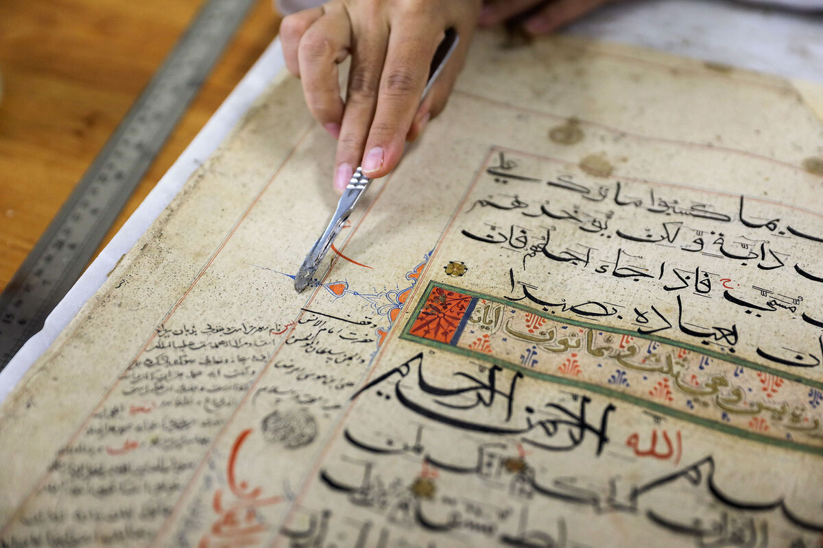 نگهداری ۱۷ نسخه خطی با محوریت عید غدیر در کتابخانه حرم رضوی