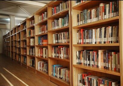تأملی جامعهشناختی بر گرانی کتاب، افول عادت خواندن و اقتصاد توجه تأملی جامعهشناختی بر گرانی کتاب، افول عادت خواندن و اقتصاد توجه